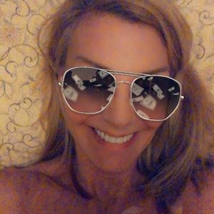 Meet your Posher, Brenda